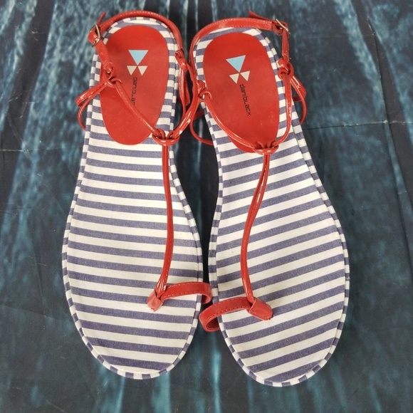 Dani Black Shoes - Dani Black Thong Flat Sandals, Size 9.5 Dani Black Shoes - Dani Black Thong Flat Sandals, Size 9.5
